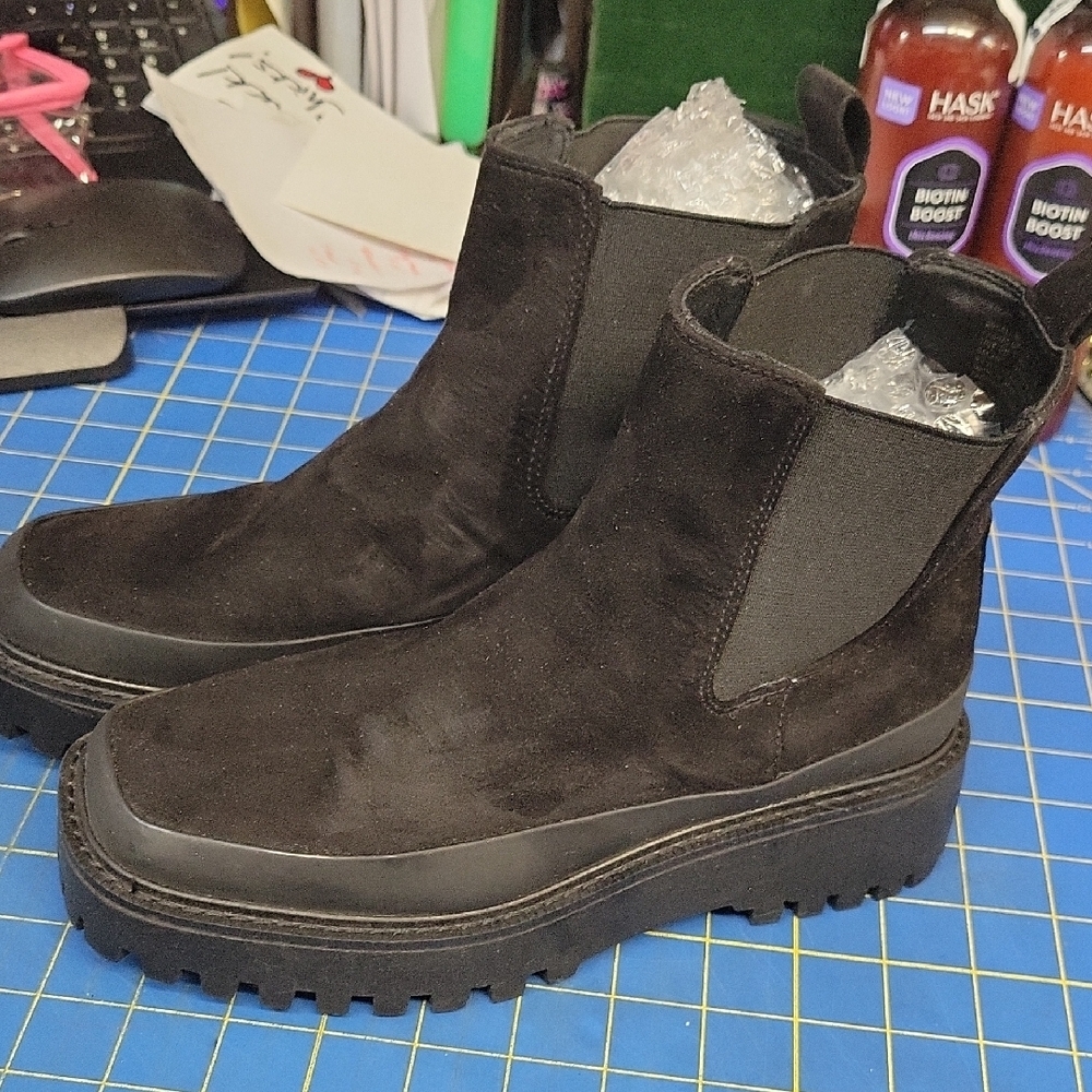 Nordstorm Rack Black Suede 6.5M Boots New